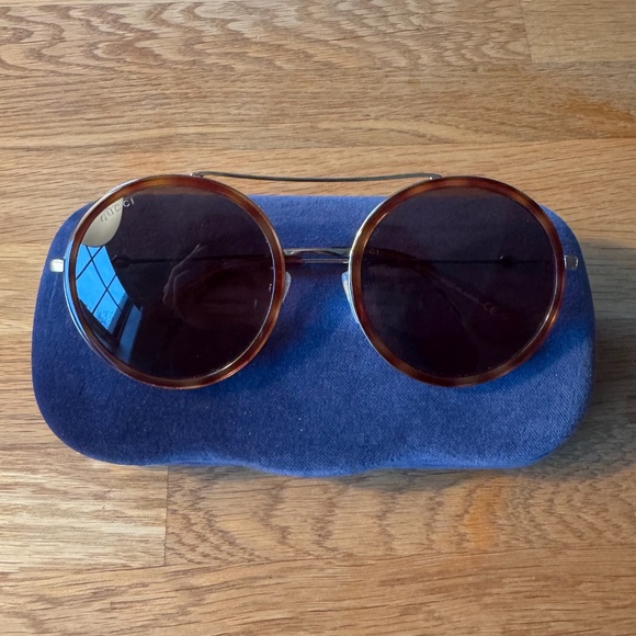 Gucci Sunglasses - Picture 1 of 2